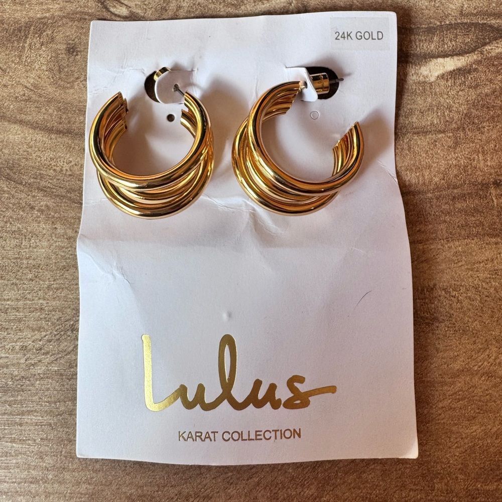 Lulu’s NWT Three's A Crowd 24KT Gold Dipped Triple Hoop Earrings Trendy - Picture 1 of 2